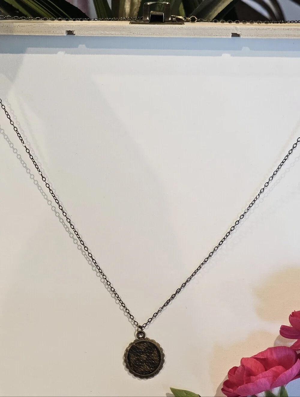 Louis Vuitton Piece in Pendant on 23